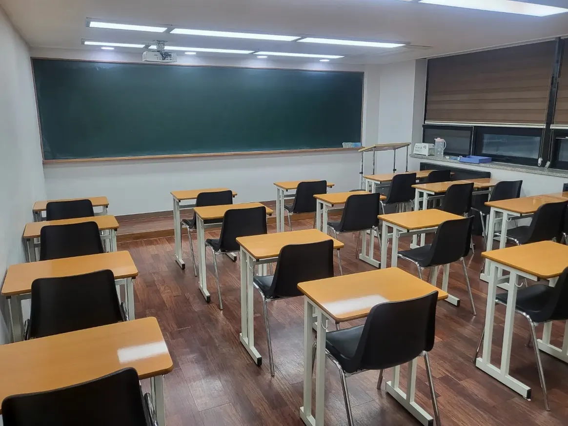 검단구 대곡동 스터디룸 미팅룸 장비 주변 정밀 위생청소 사례 - 행진크린